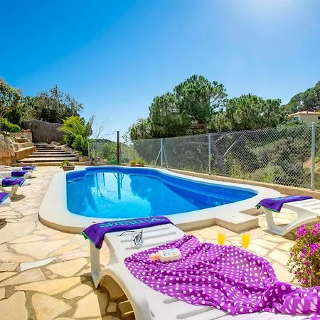 Sant Eloi Sleeps 8 Pool Wifi * Lloret de Mar